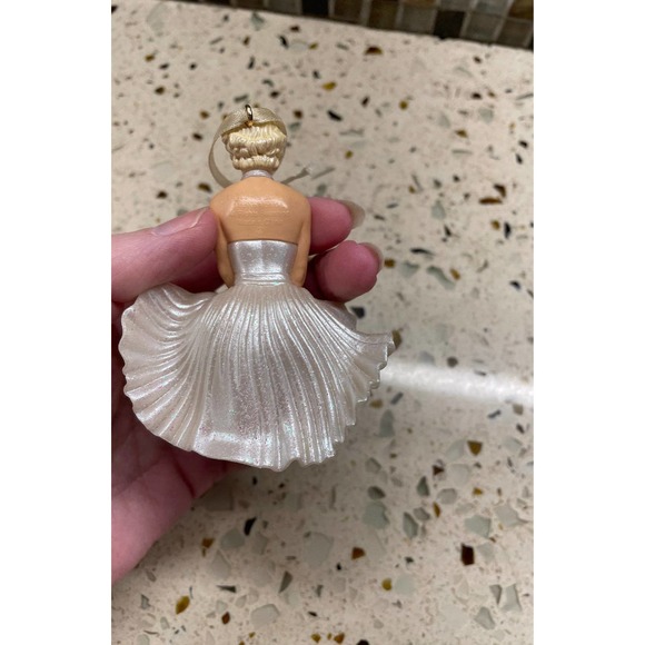 Marilyn monroe ornament - Picture 5 of 6